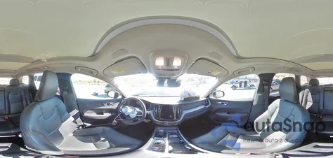 2024 Volvo Xc60 Core z USA, uszkodzony, nr VIN YV4L12RK5R1725589